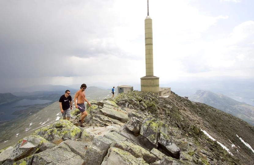 Gaustatoppen-at-the-top-summer.jpg