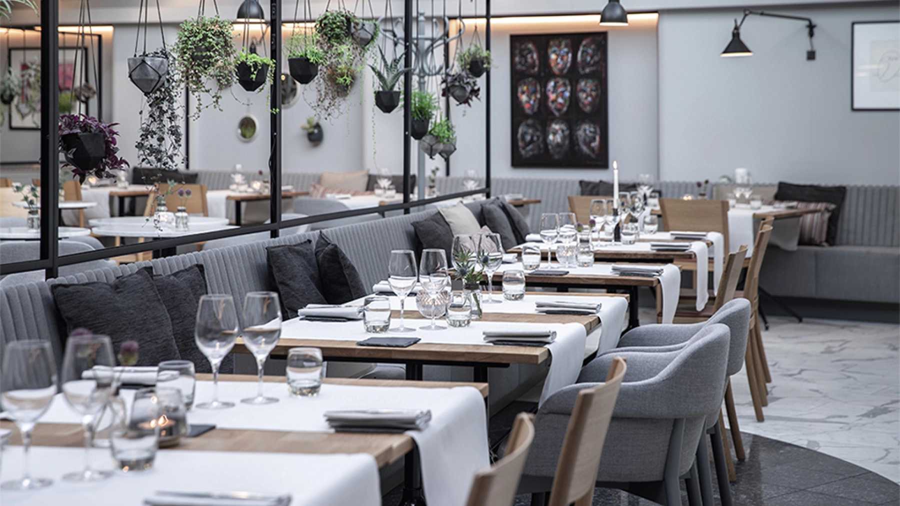 Restaurant RAA Nordic Brasserie & Bar 2.jpg