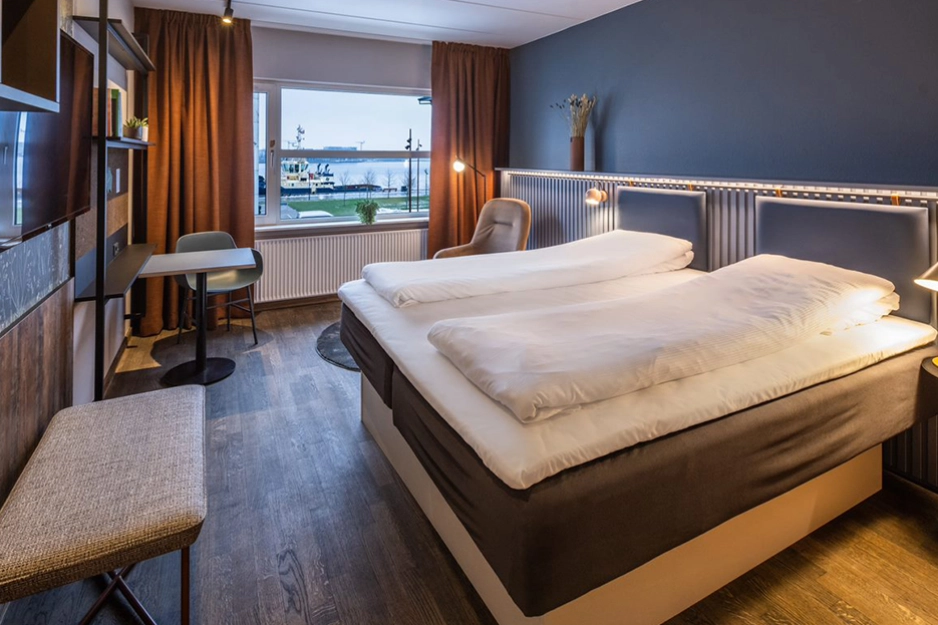 Pier 5 Hotel superiorrom.jpg